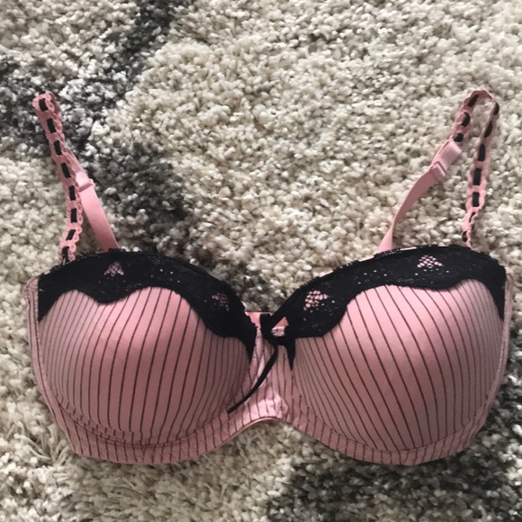 Pink bra - Picture 1 of 3